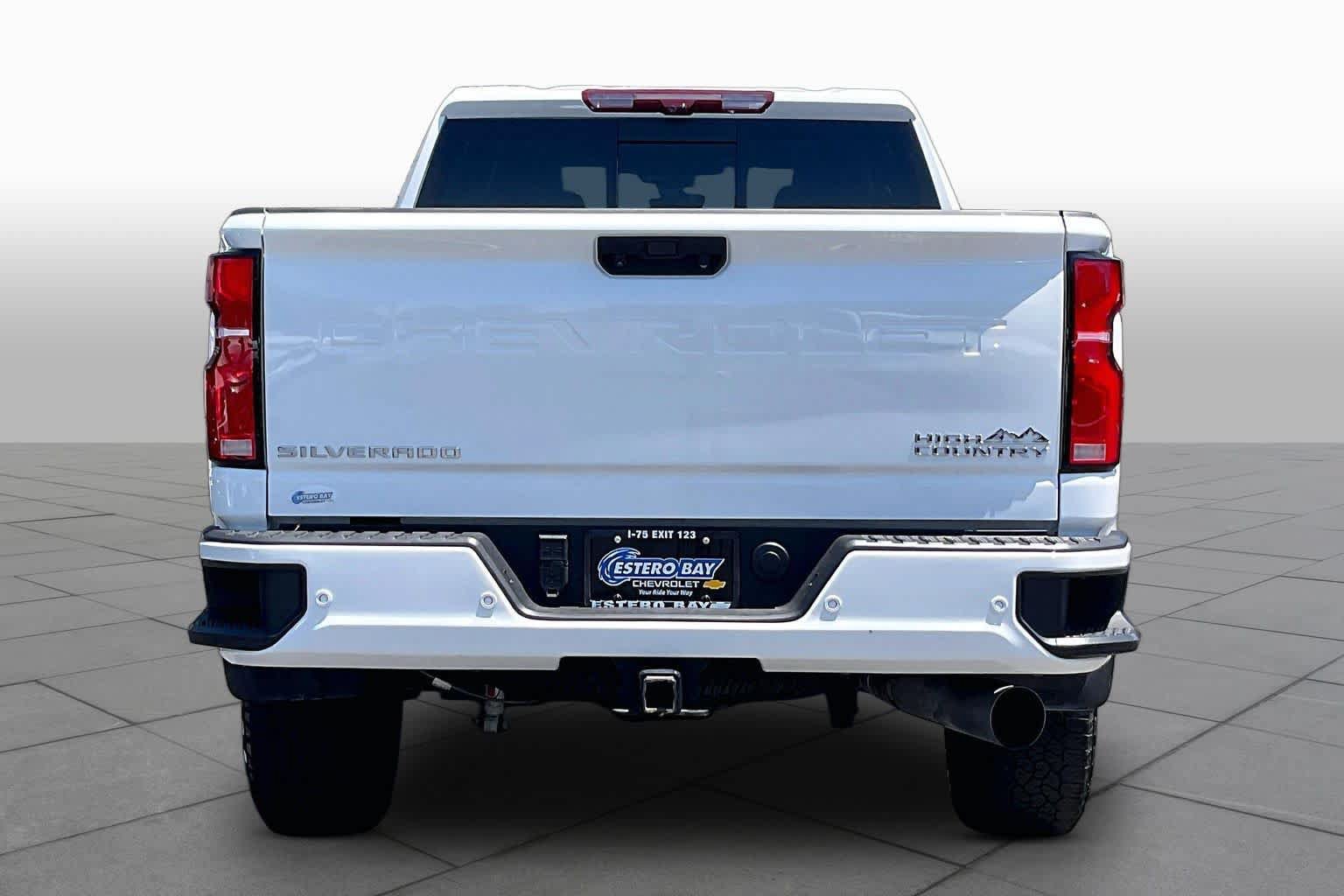 Used 2025 Chevrolet Silverado 2500 High Country w/ High Country Premium Package AWD/4WD image 5