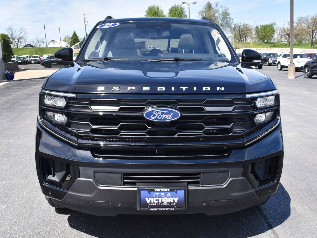 Certified 2025 Ford Expedition Active AWD/4WD image 30