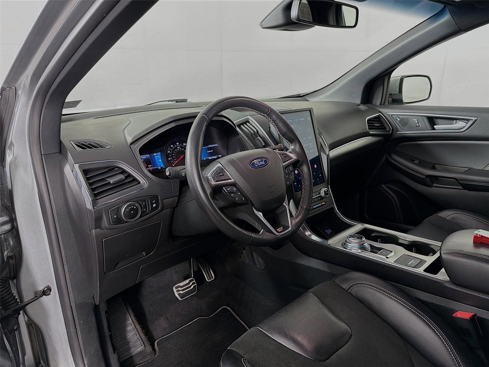 Used 2024 Ford Edge ST AWD/4WD image 9