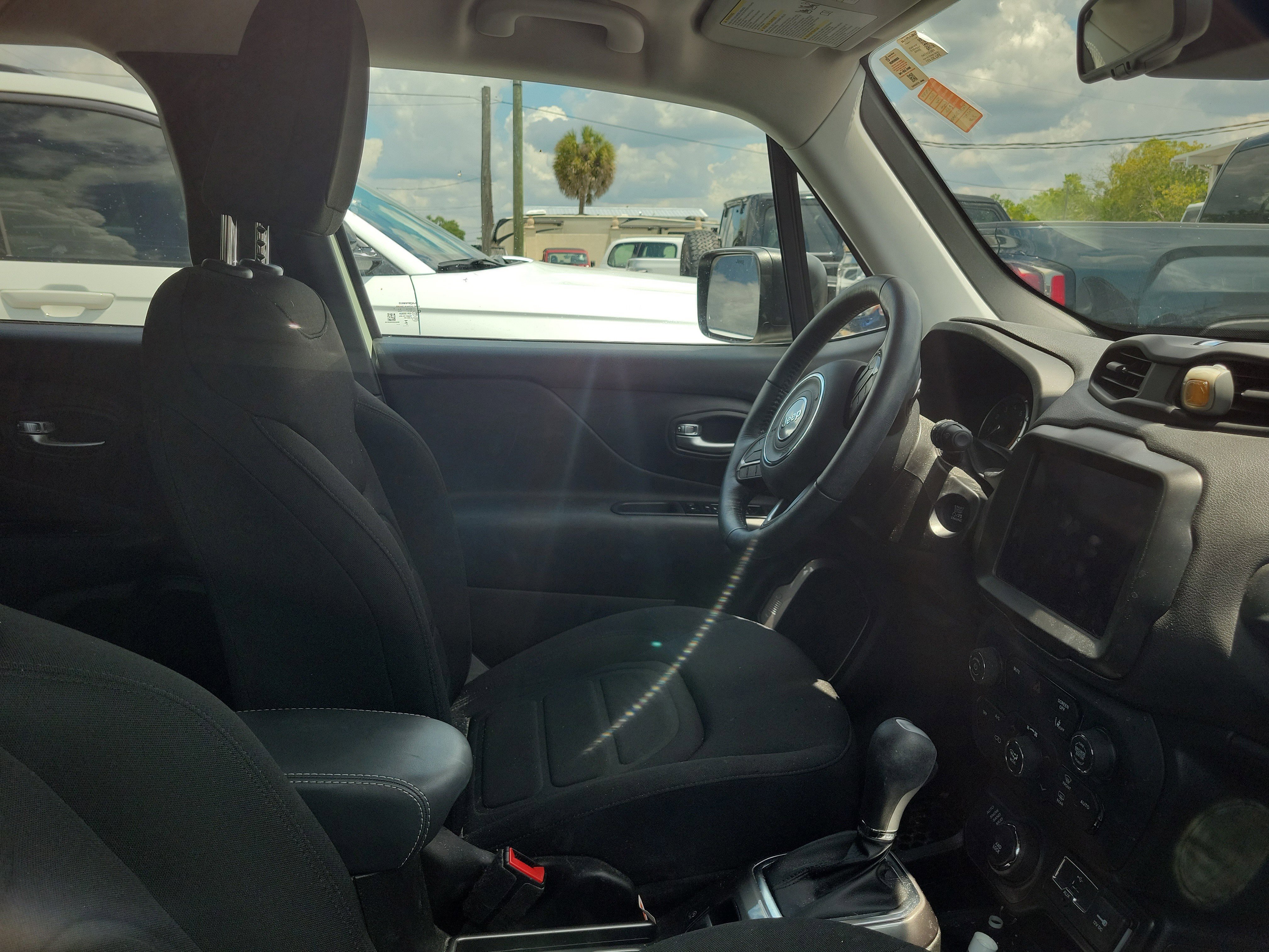 Used 2022 Jeep Renegade Latitude w/ Convenience Group AWD/4WD image 10