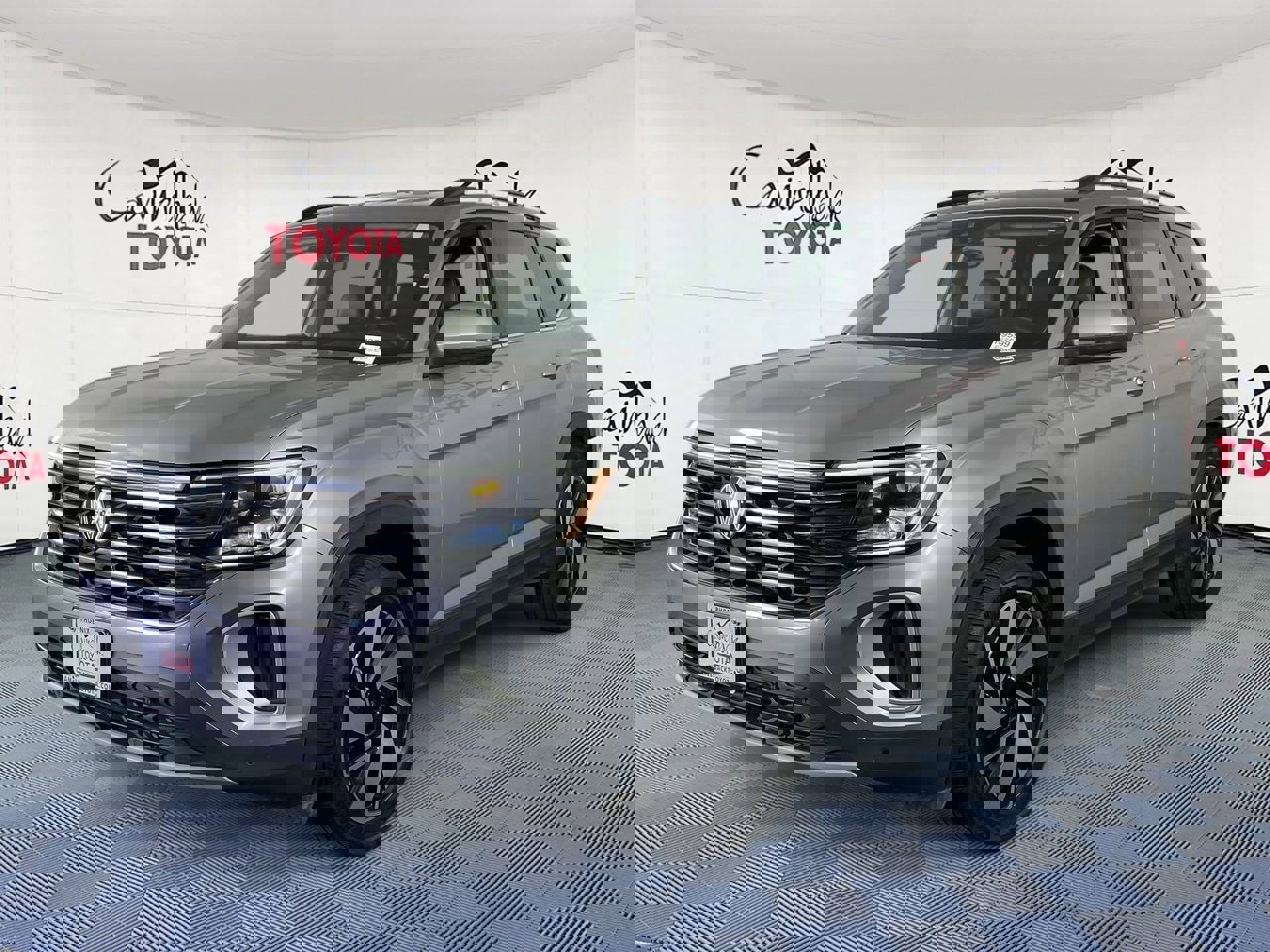 Used 2024 Volkswagen Atlas SE image 2