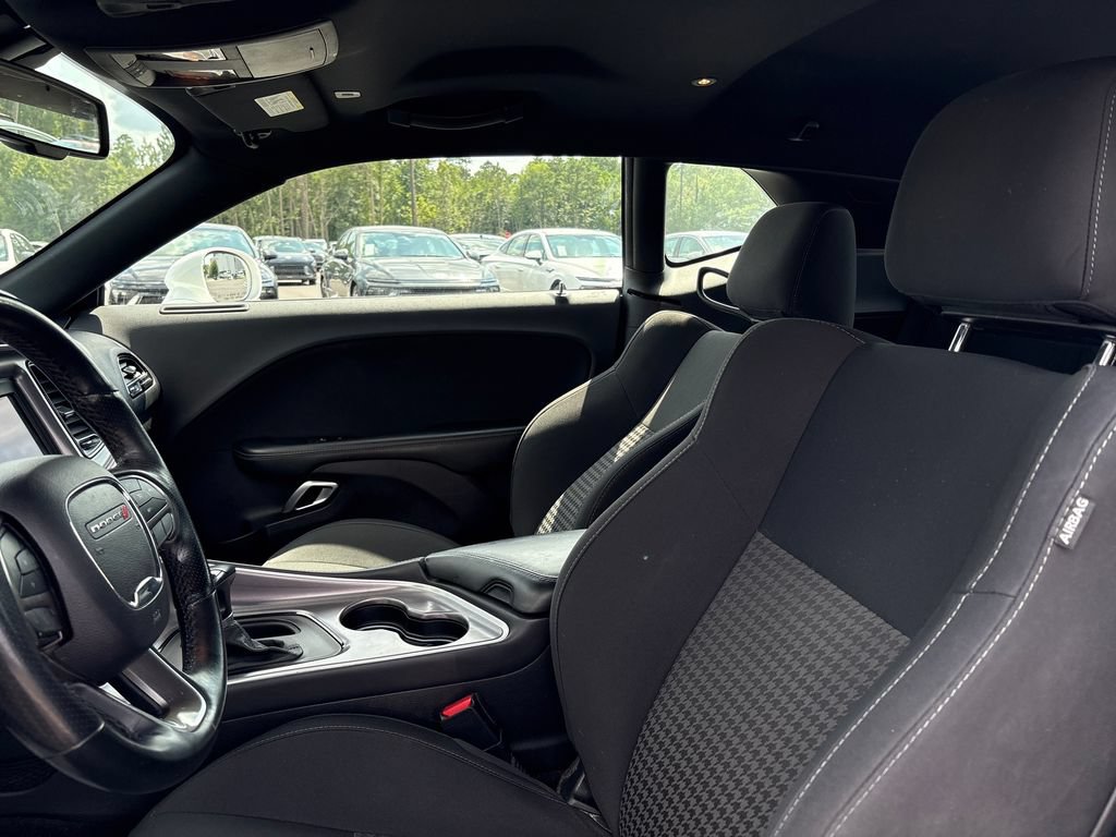 Used 2019 Dodge Challenger R/T w/ Driver Convenience Group RWD image 6