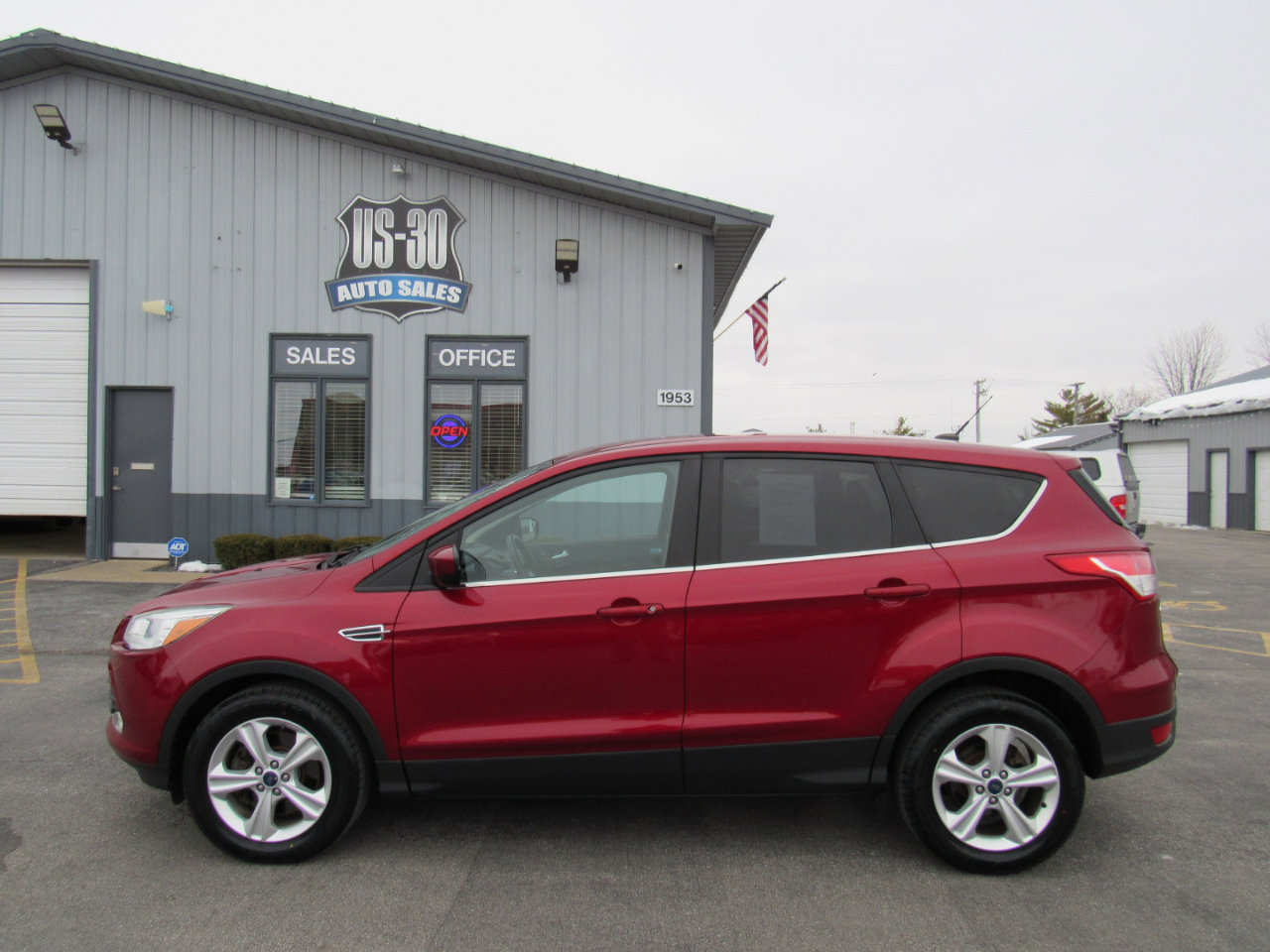 Used 2015 Ford Escape SE image 2