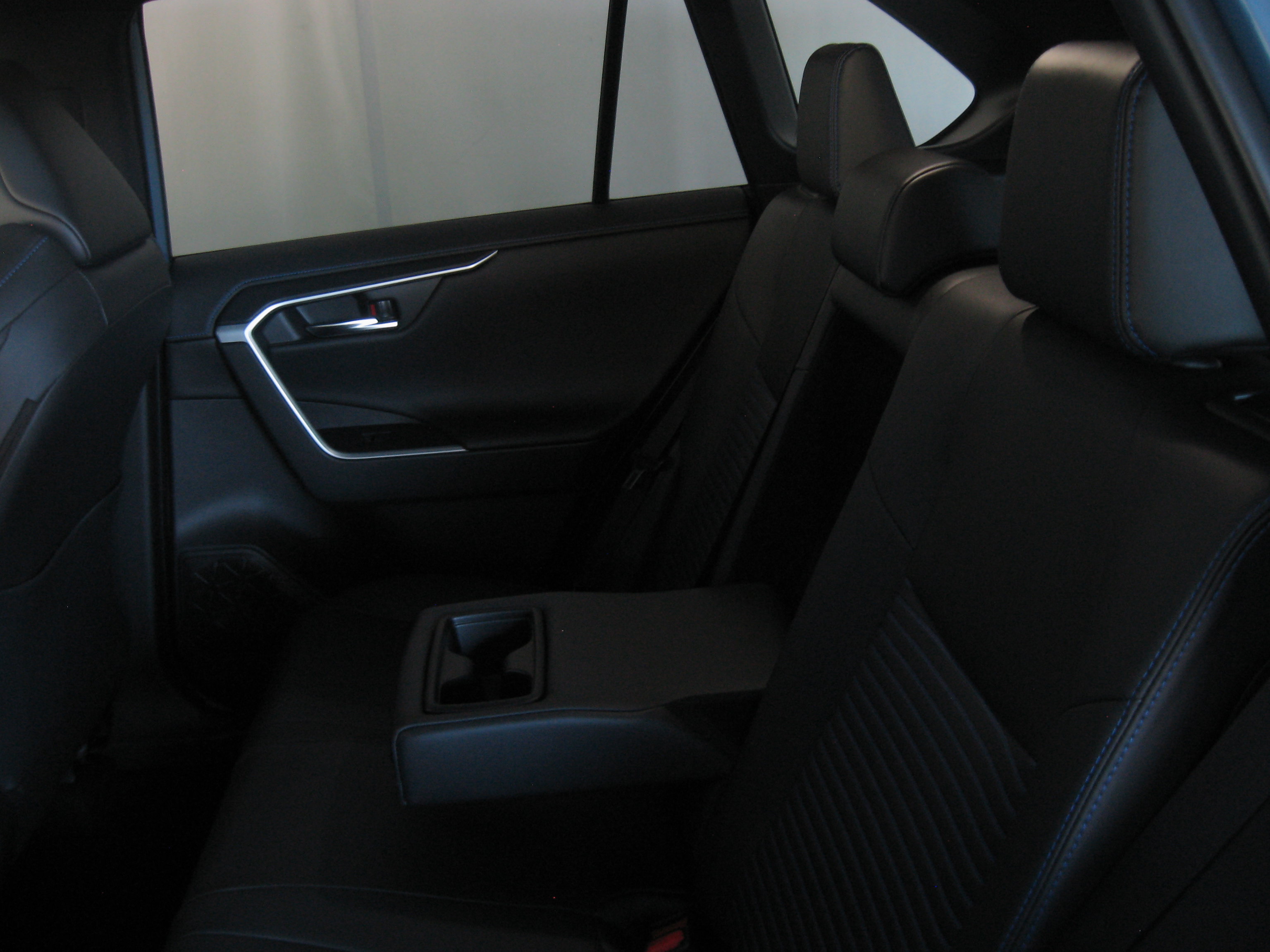 Used 2025 Toyota RAV4 XSE w/ Advanced Technology Package image 9