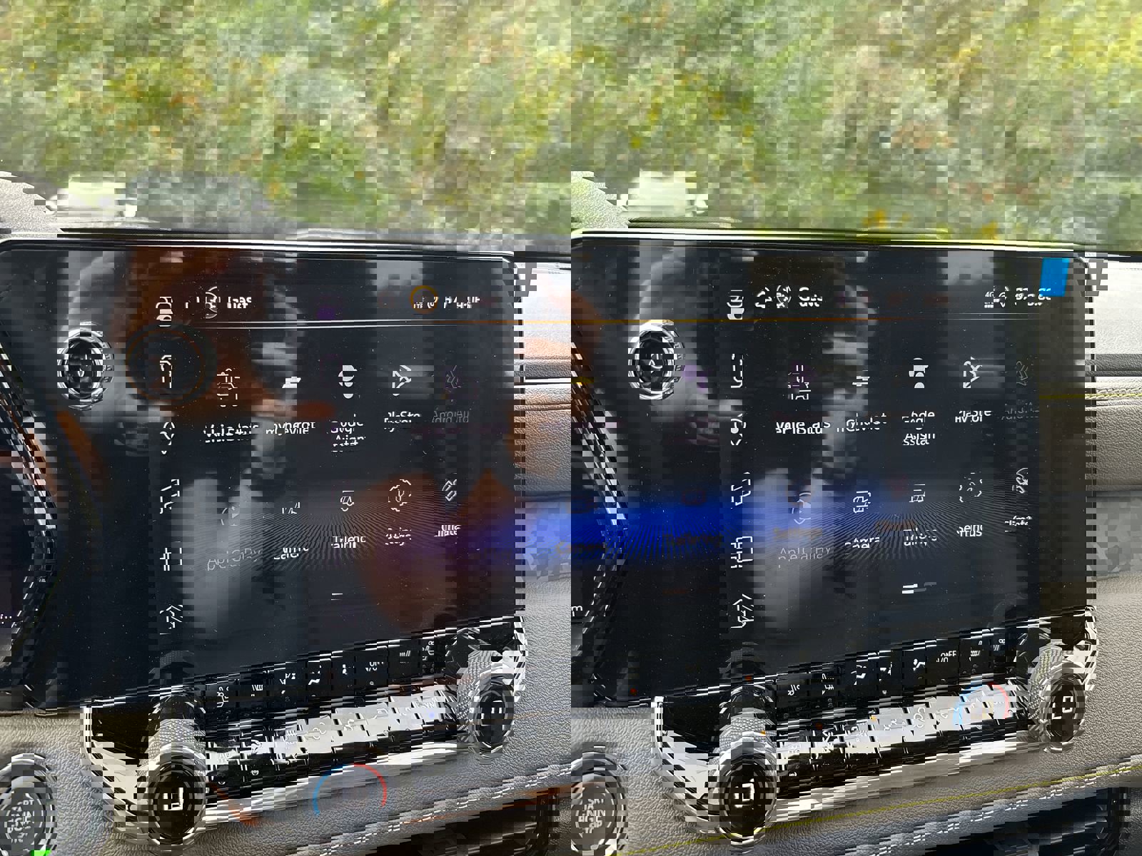 New 2026 Chevrolet Colorado ZR2 w/ Technology Package image 19