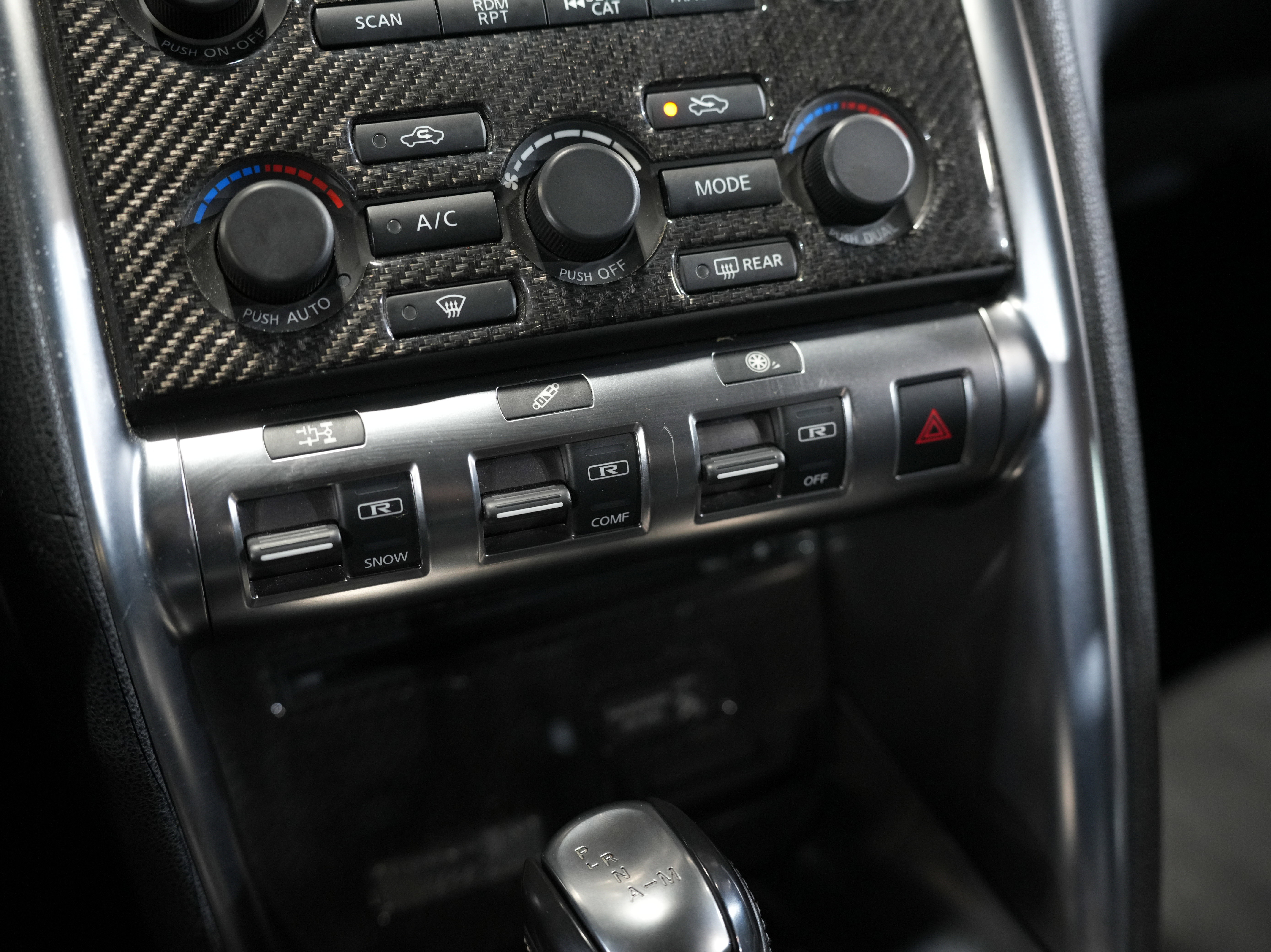 Used 2009 Nissan GT-R Premium image 41