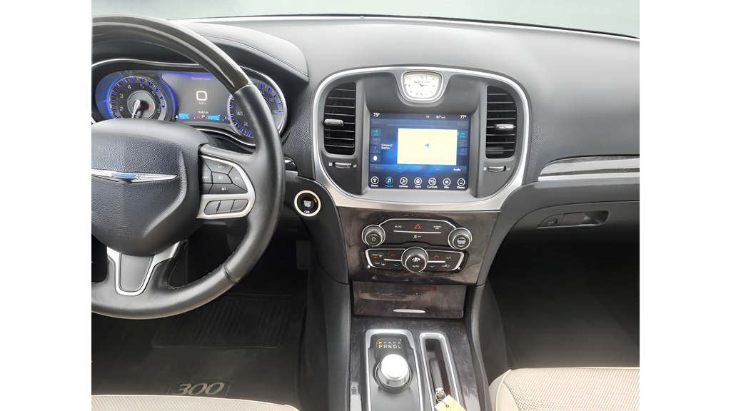 Used 2017 Chrysler 300 C AWD/4WD image 13