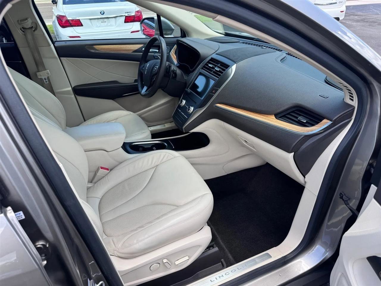 Used 2016 Lincoln MKC Select w/ Select Plus Package FWD image 26