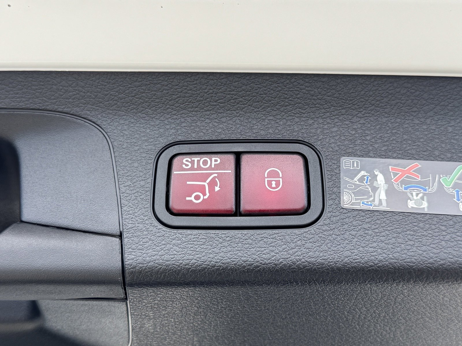 New 2025 Mercedes-Benz GLS 63 AMG 4MATIC image 15