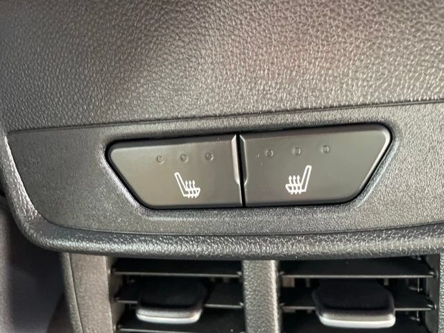 Used 2025 Chevrolet Equinox ACTIV w/ Safety and Technology Package FWD image 40