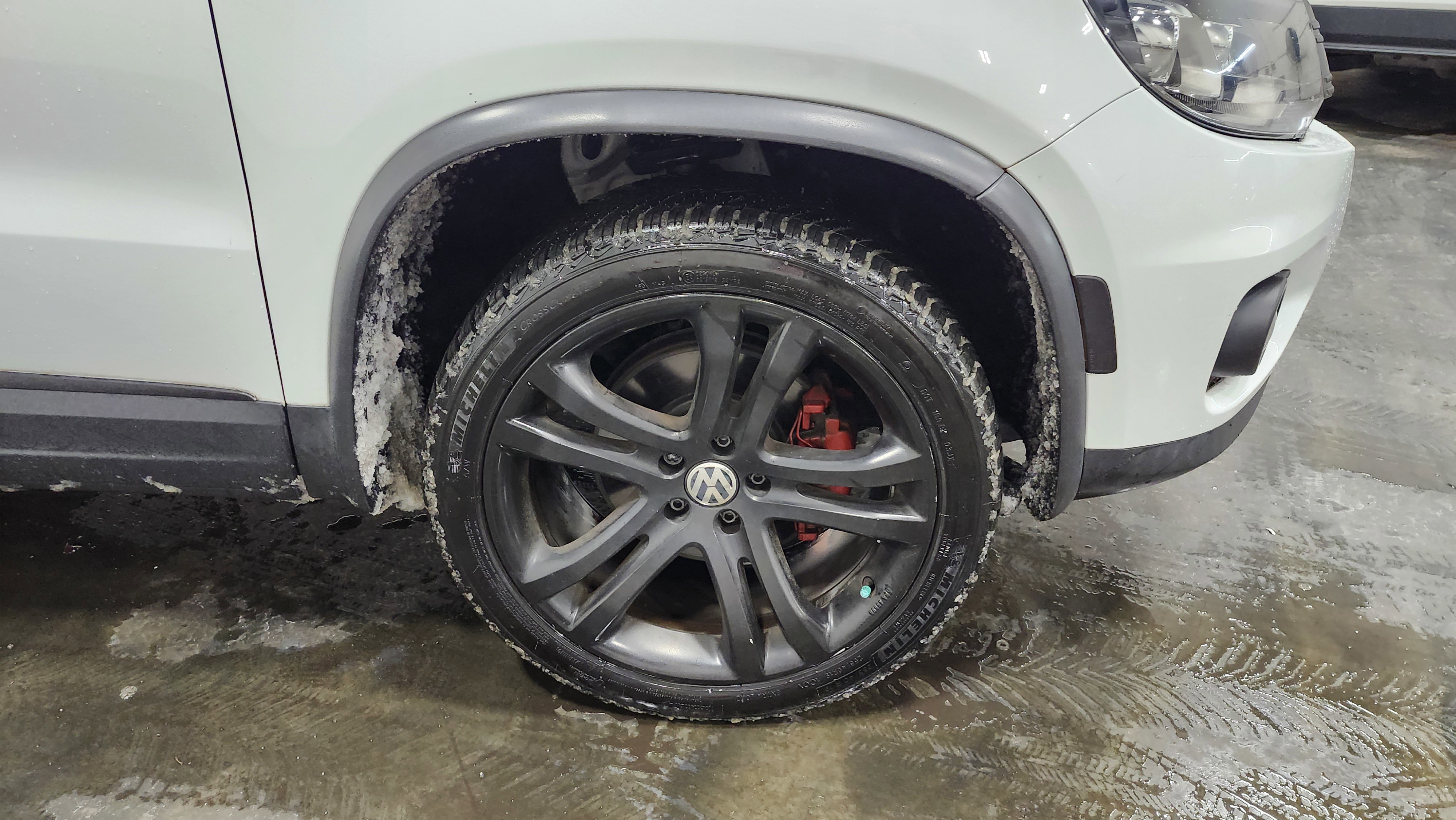 Used 2017 Volkswagen Tiguan SEL image 9