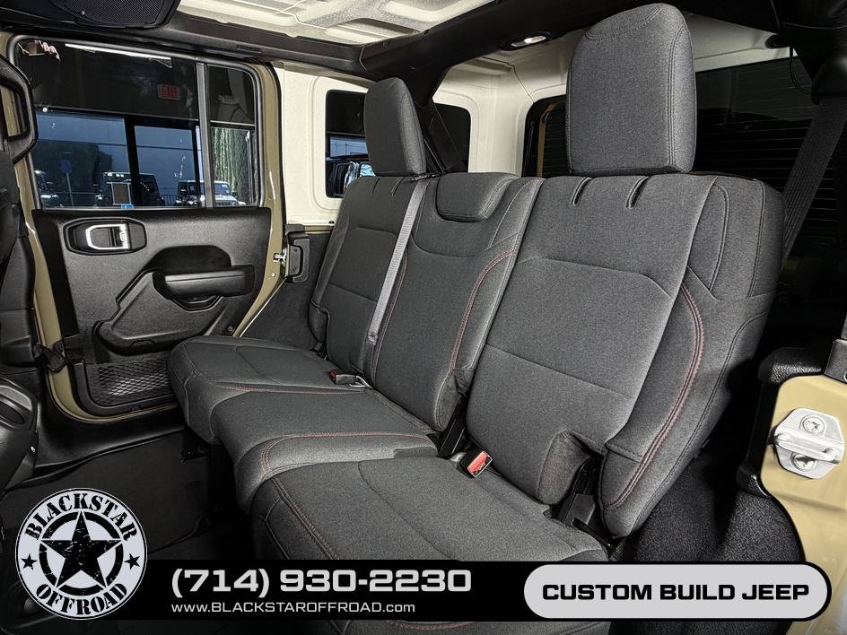 Used 2025 Jeep Wrangler Unlimited Rubicon AWD/4WD image 15