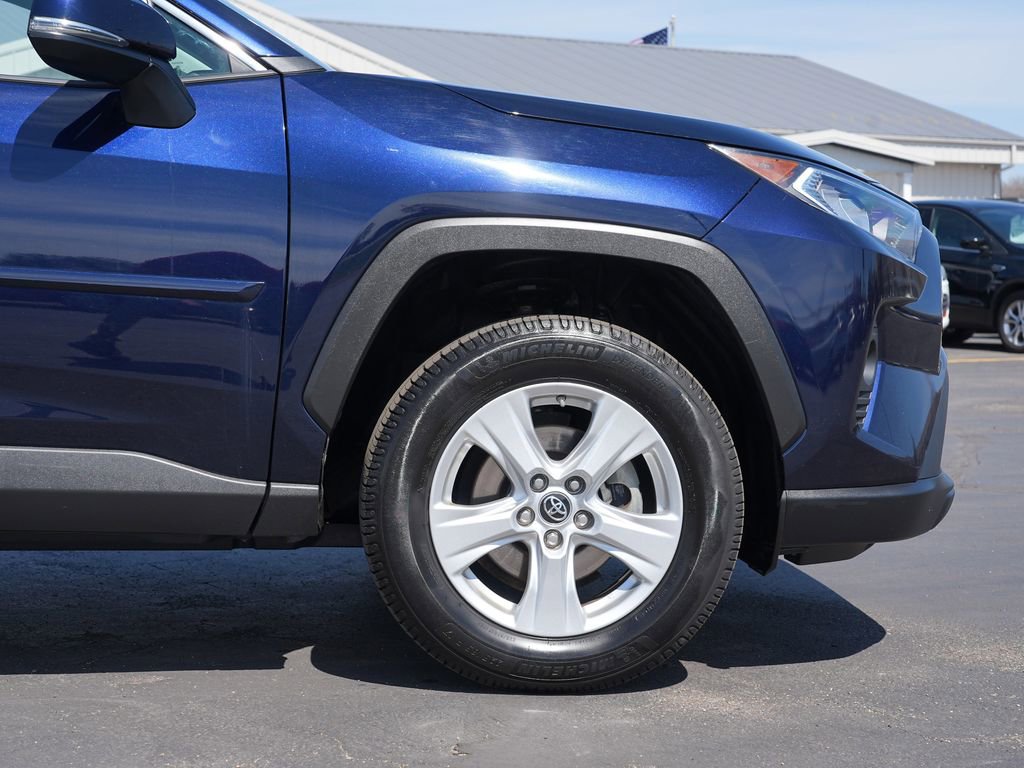 Used 2019 Toyota RAV4 XLE w/ Convenience Package AWD/4WD image 11