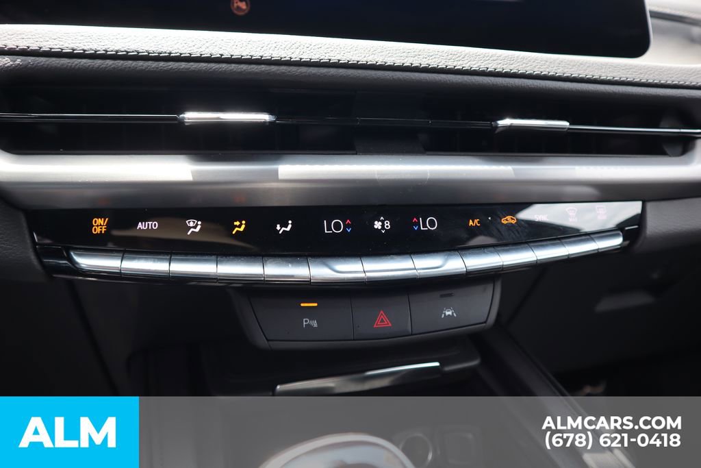 Used 2025 Cadillac XT4 Premium Luxury image 31