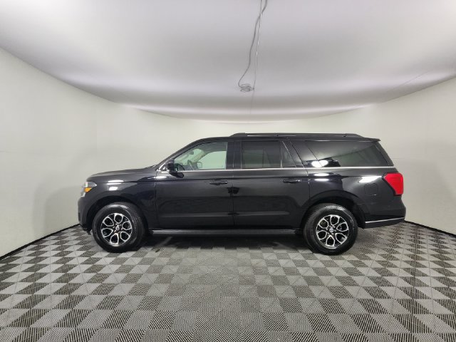 Used 2024 Ford Expedition Max XLT AWD/4WD image 2