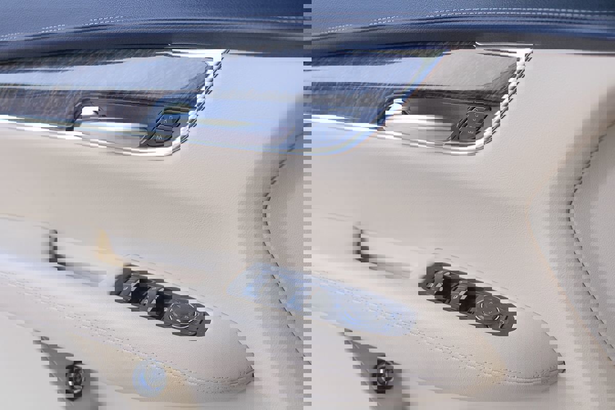 Used 2019 Cadillac XT5 FWD image 12