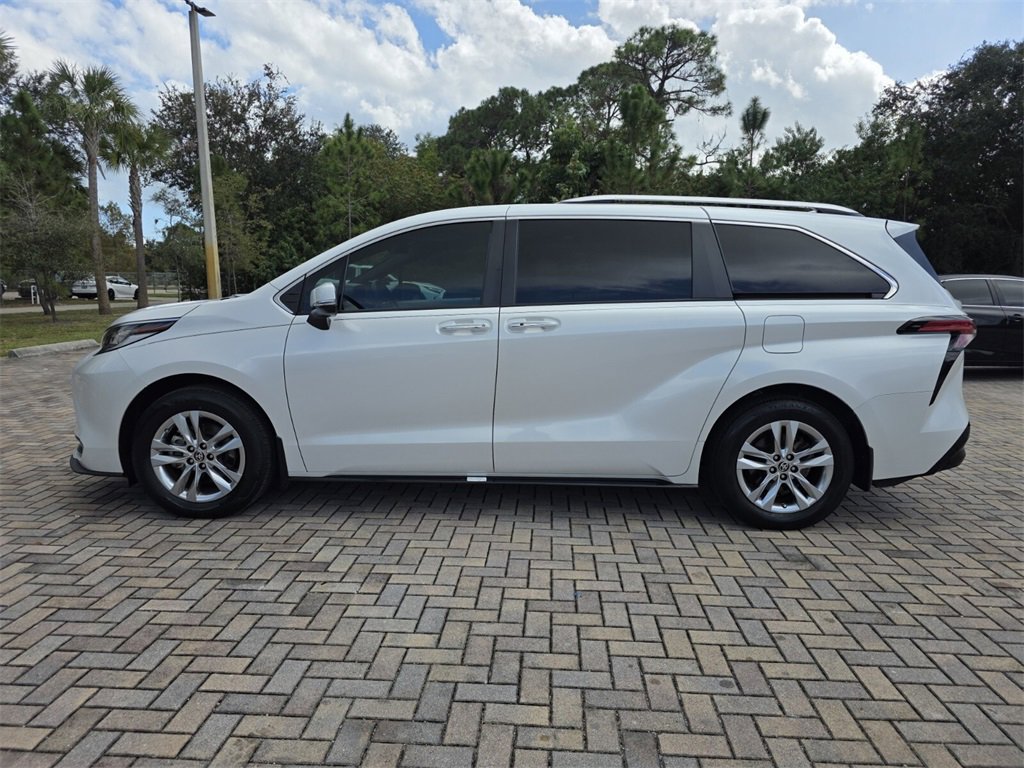 Certified 2024 Toyota Sienna Limited image 8