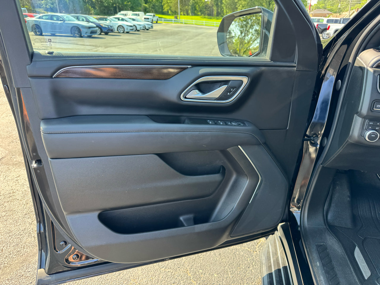 Used 2022 GMC Yukon SLE image 13