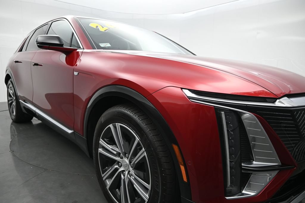 Used 2024 Cadillac Lyriq Luxury w/ LPO, Floor Liner Package AWD/4WD image 29
