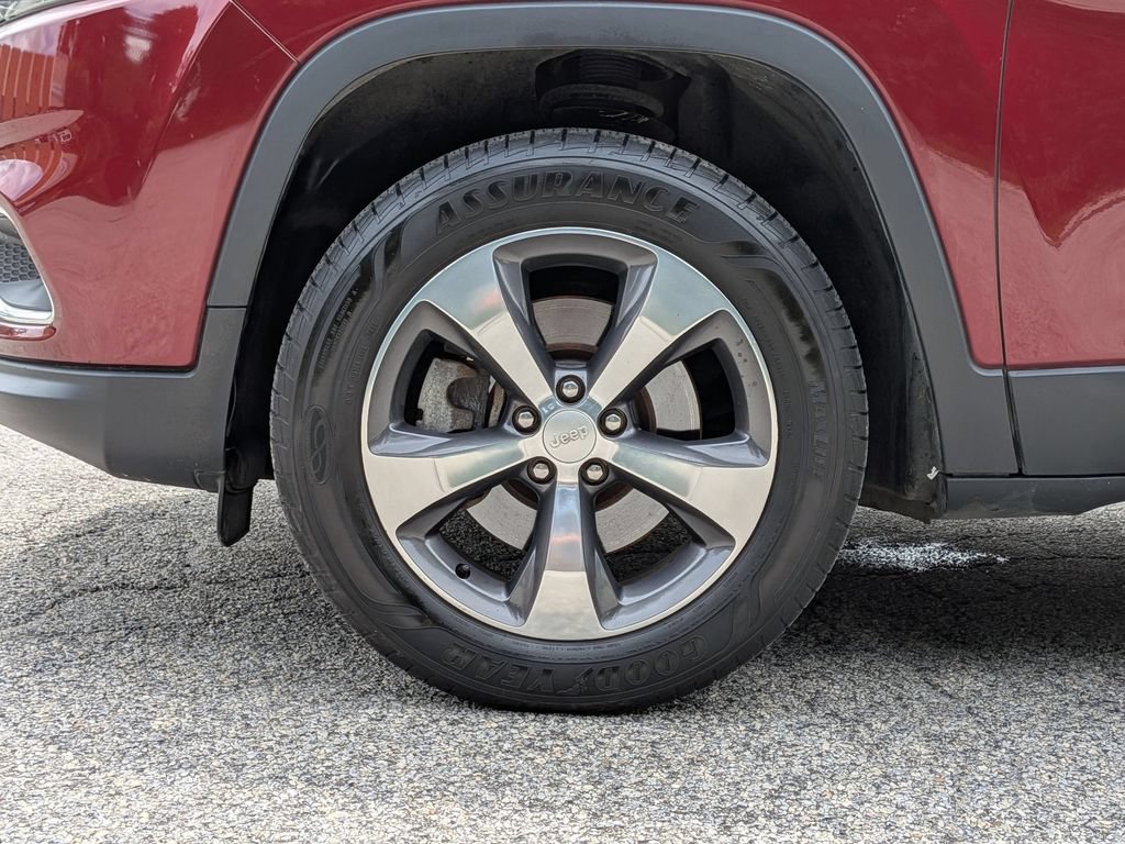 Certified 2019 Jeep Cherokee Limited AWD/4WD image 27
