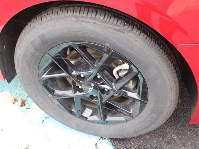 New 2025 Kia K5 LXS image 15