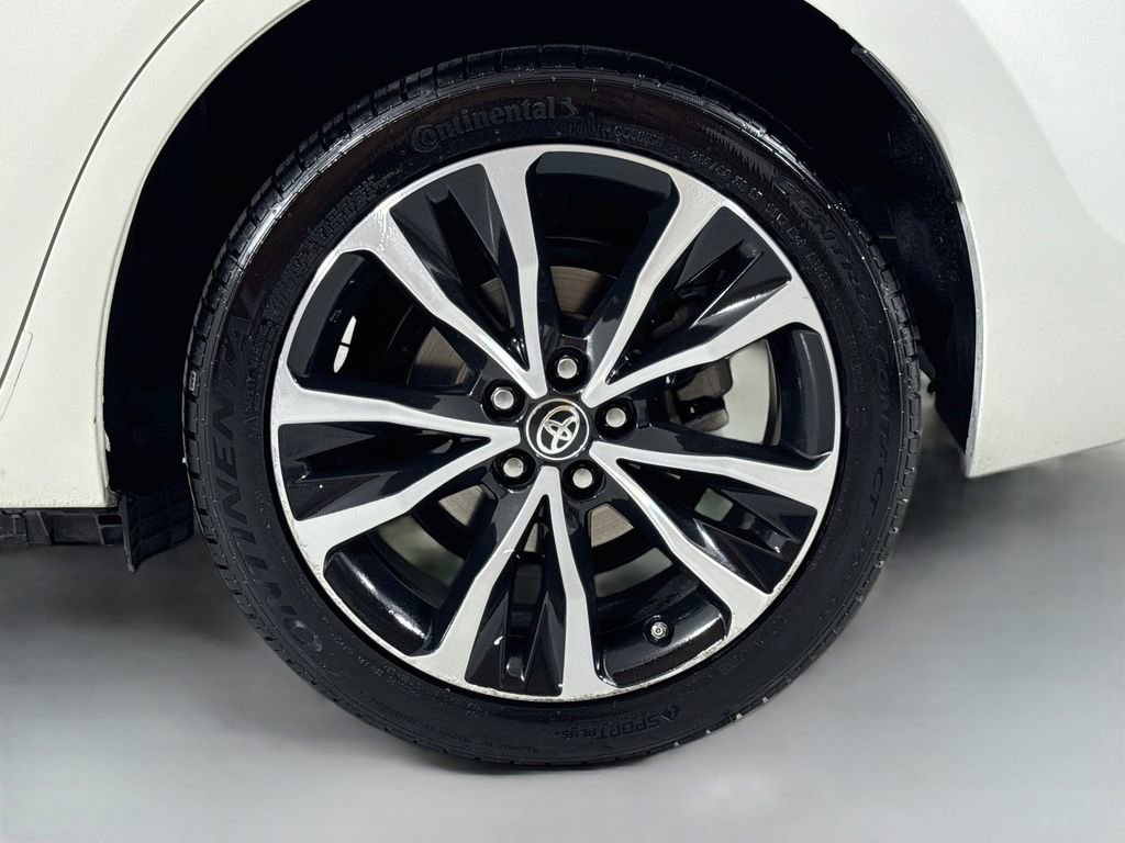 Used 2018 Toyota Corolla XSE FWD image 8
