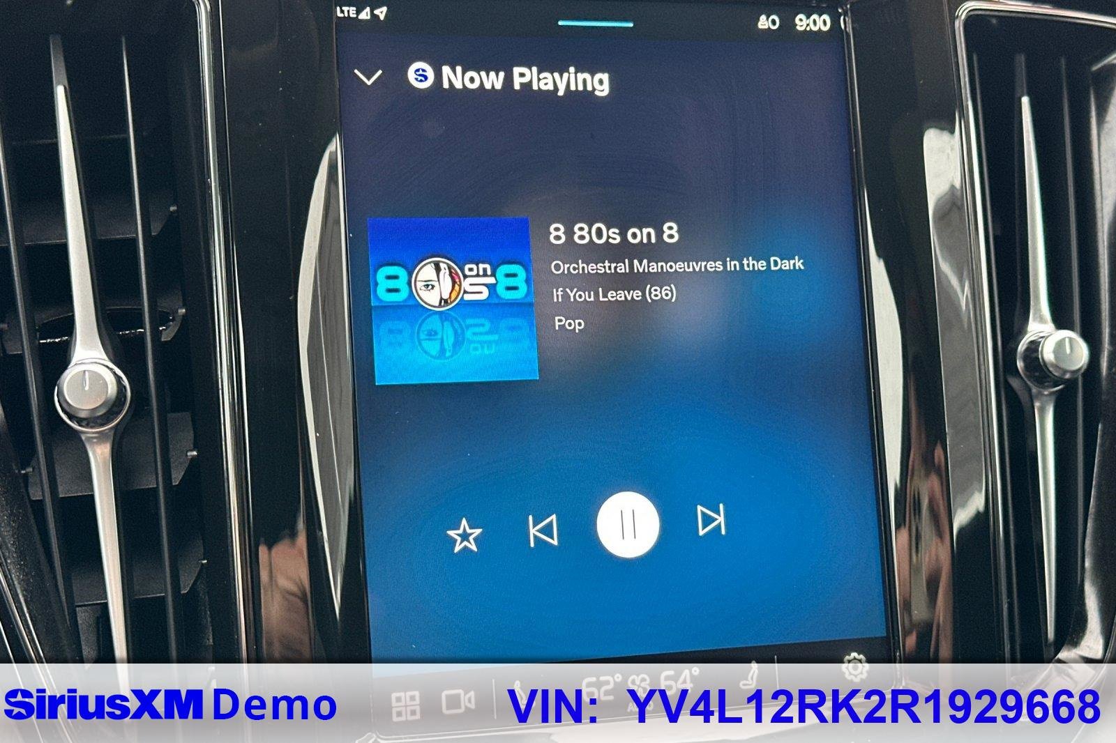 Used 2024 Volvo XC60 B5 Core image 40