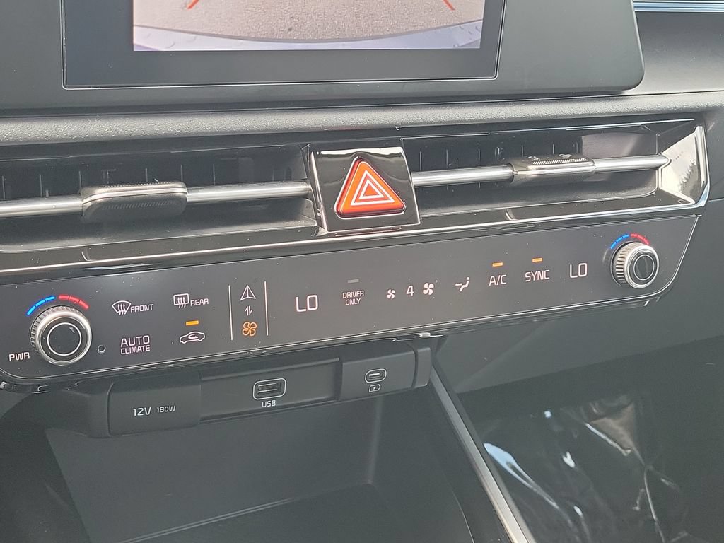 Certified 2025 Kia Niro LX FWD image 16