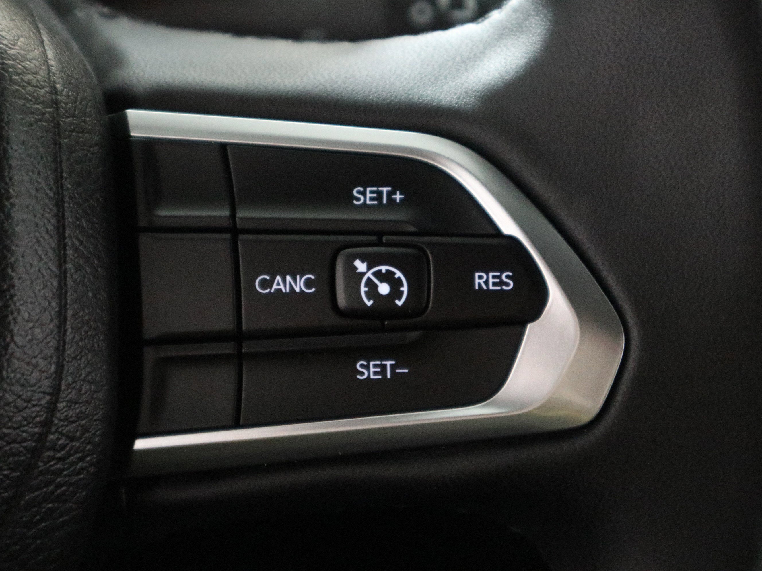 Used 2023 Jeep Compass Latitude AWD/4WD image 30