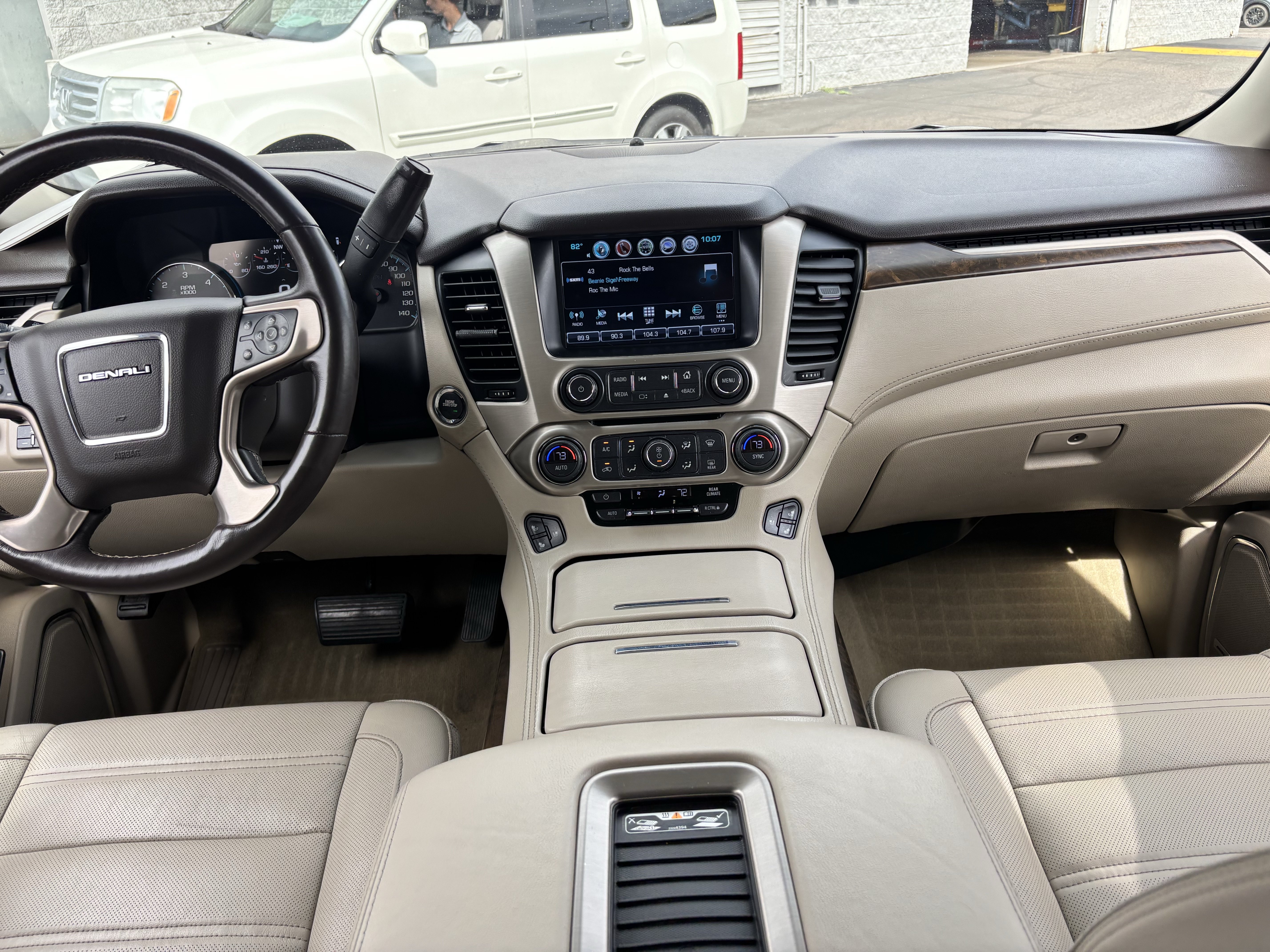 Used 2018 GMC Yukon Denali w/ Open Road Package AWD/4WD image 13