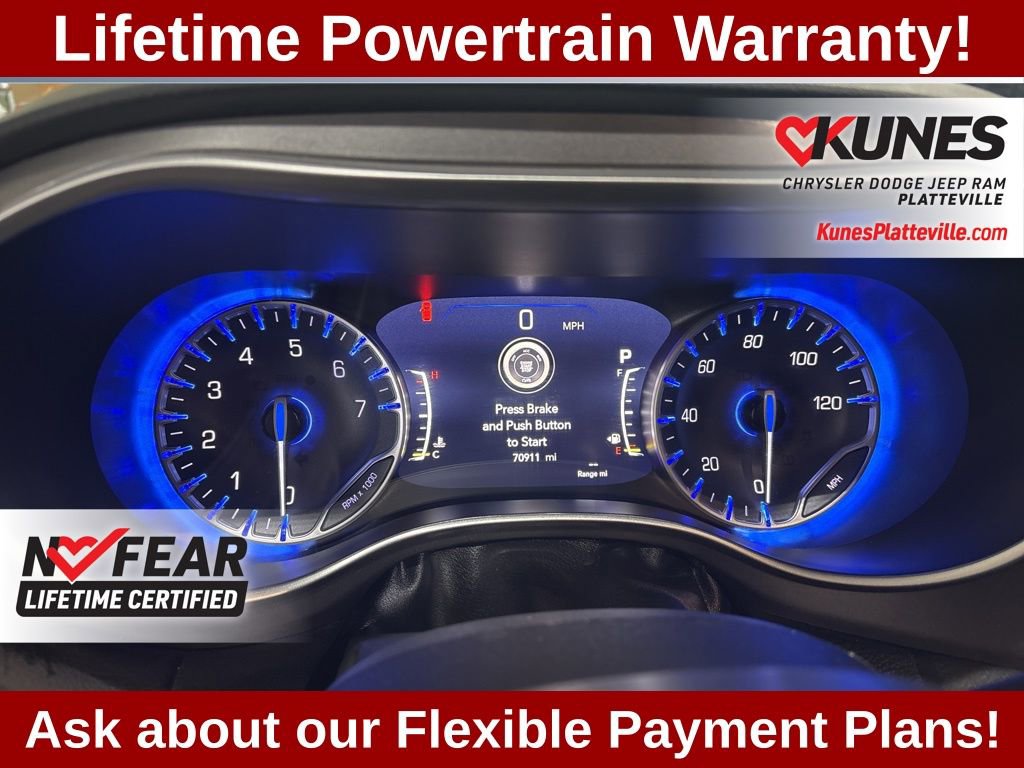 Used 2023 Chrysler Pacifica Touring-L image 20