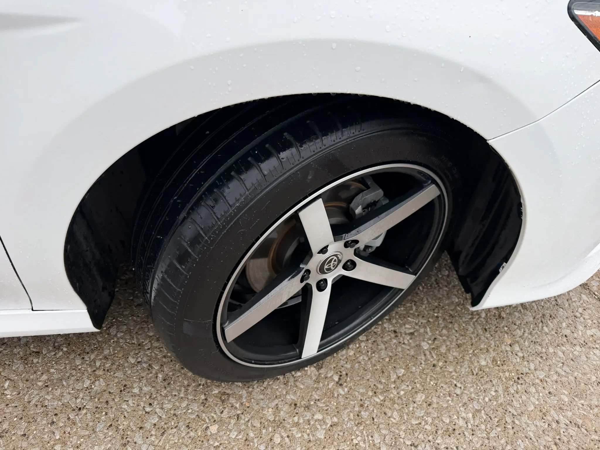 Used 2020 Toyota Camry LE FWD image 9