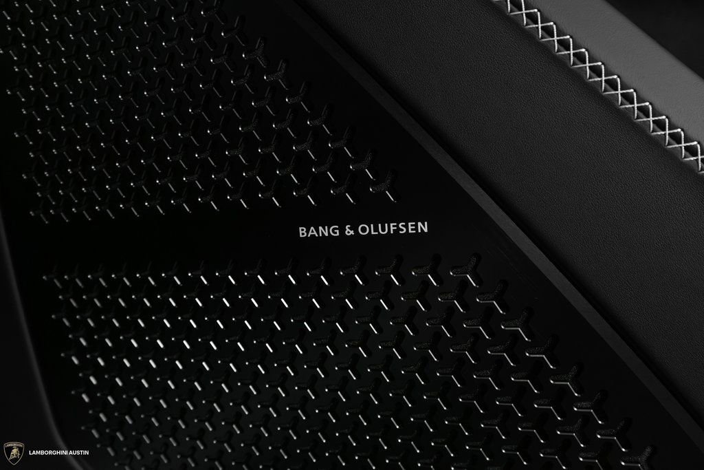 Used 2025 Lamborghini Urus SE image 49