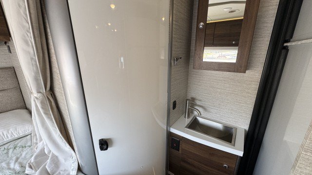 Used 2021 Mercedes-Benz Sprinter 3500 image 11