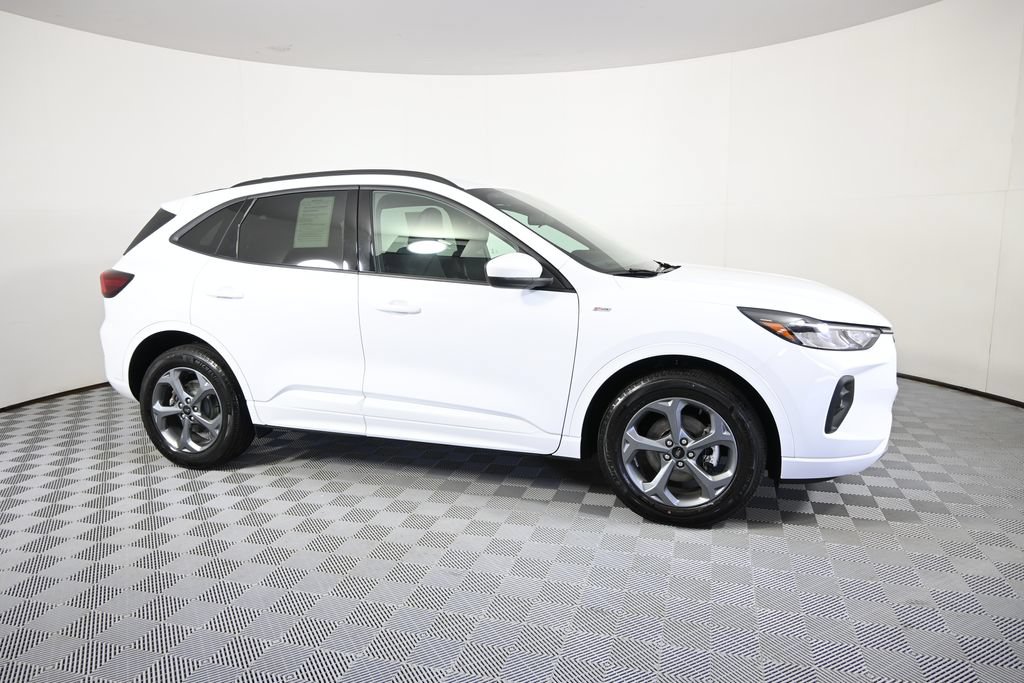 Used 2023 Ford Escape ST-Line Select w/ Tech Pack #1 AWD/4WD image 8