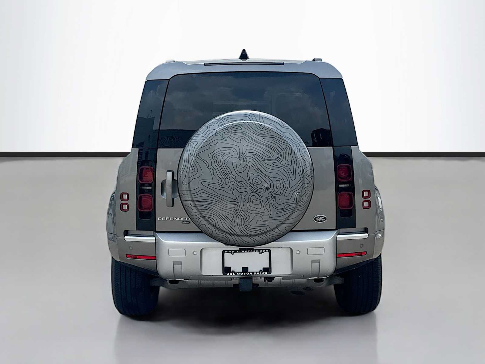Certified 2022 Land Rover Defender 110 XS Edition AWD/4WD image 4