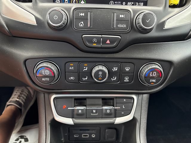 Used 2022 GMC Terrain SLT w/ LPO, Floor Liner Package AWD/4WD image 16