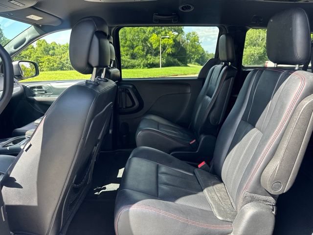 Used 2016 Dodge Grand Caravan R/T FWD image 13
