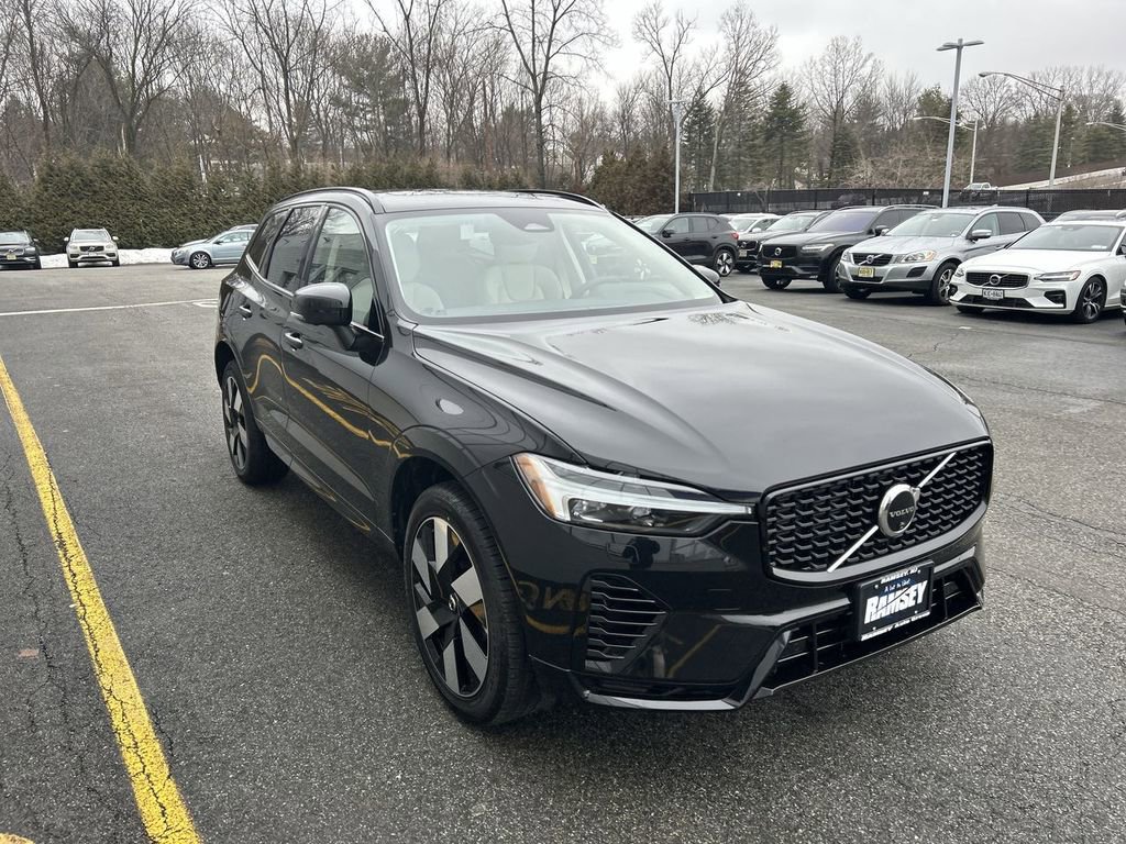 New 2025 Volvo XC60 T8 Plus w/ Climate Package image 2