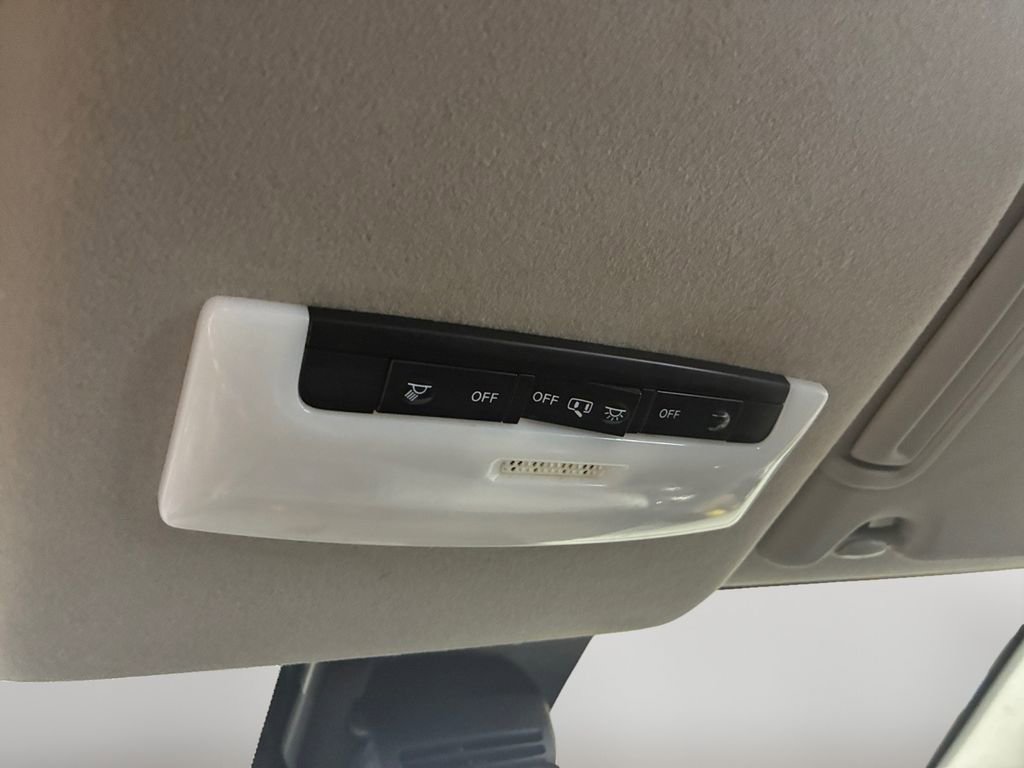 Used 2021 Nissan Versa SV image 23