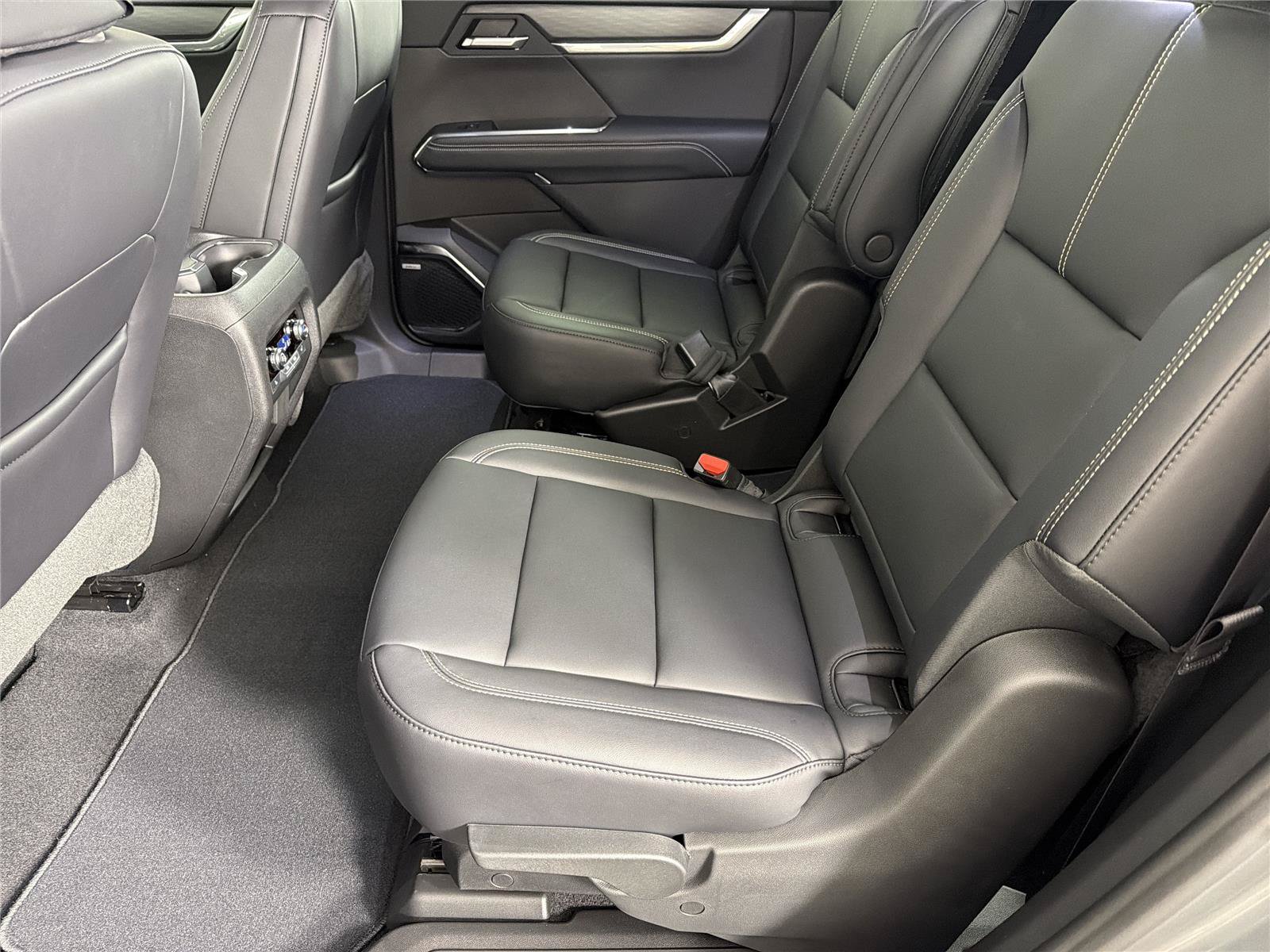 New 2026 GMC Acadia Elevation w/ Black Edition FWD image 21