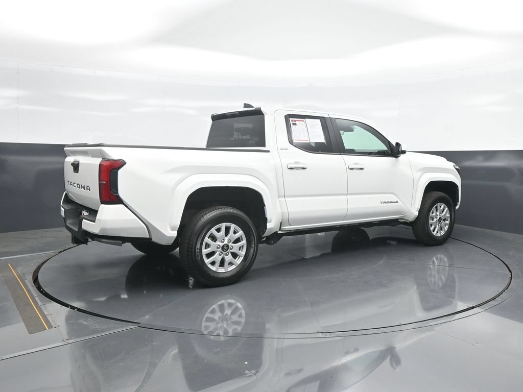 Used 2025 Toyota Tacoma SR5 AWD/4WD image 7
