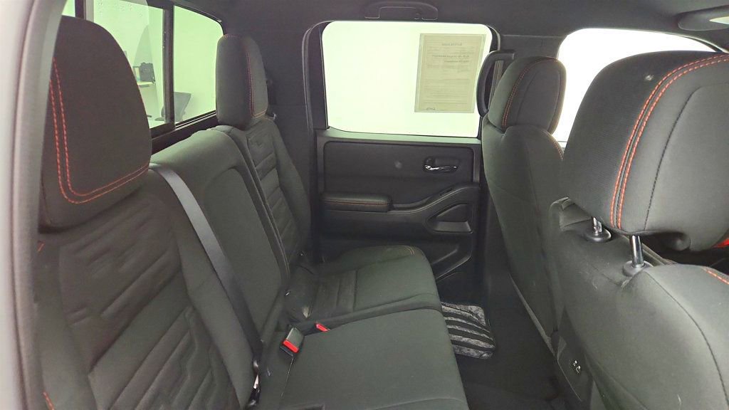 Used 2025 Nissan Frontier PRO-4X AWD/4WD image 21