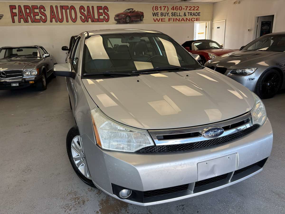 Used 2010 Ford Focus SEL FWD image 5