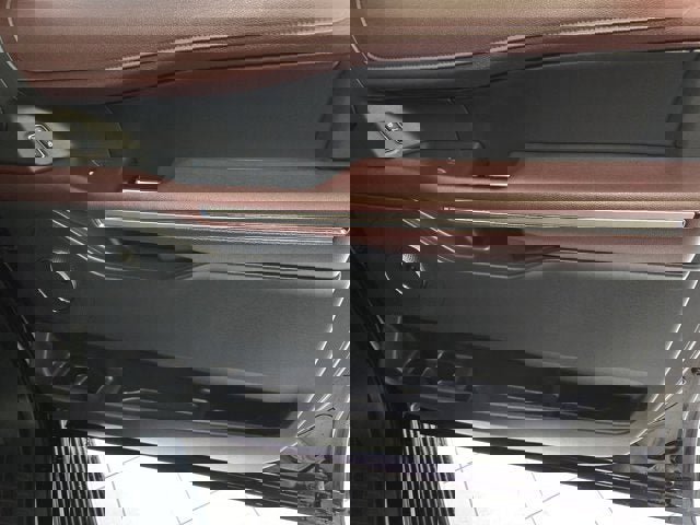 Used 2023 Ford Expedition Max Limited image 3