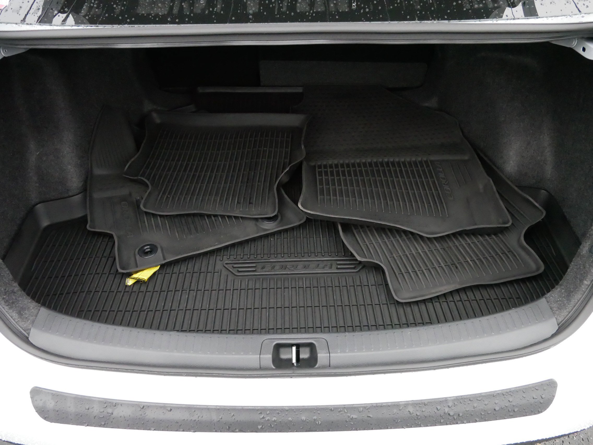 Certified 2025 Toyota Corolla LE image 18