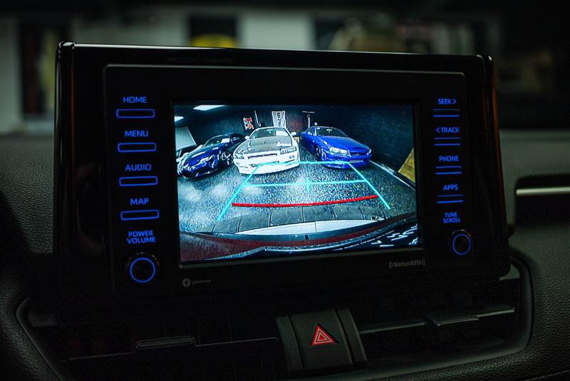 Used 2021 Toyota RAV4 XLE w/ Carpet Mat Package (TMS) image 21