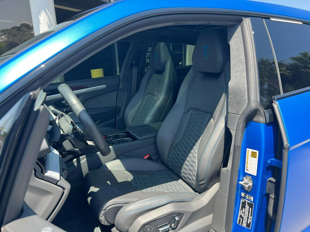 Used 2021 Lamborghini Urus image 22