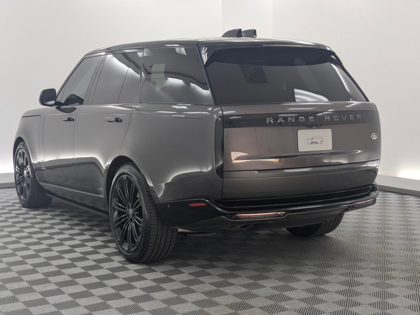 Used 2023 Land Rover Range Rover First Edition AWD/4WD image 3