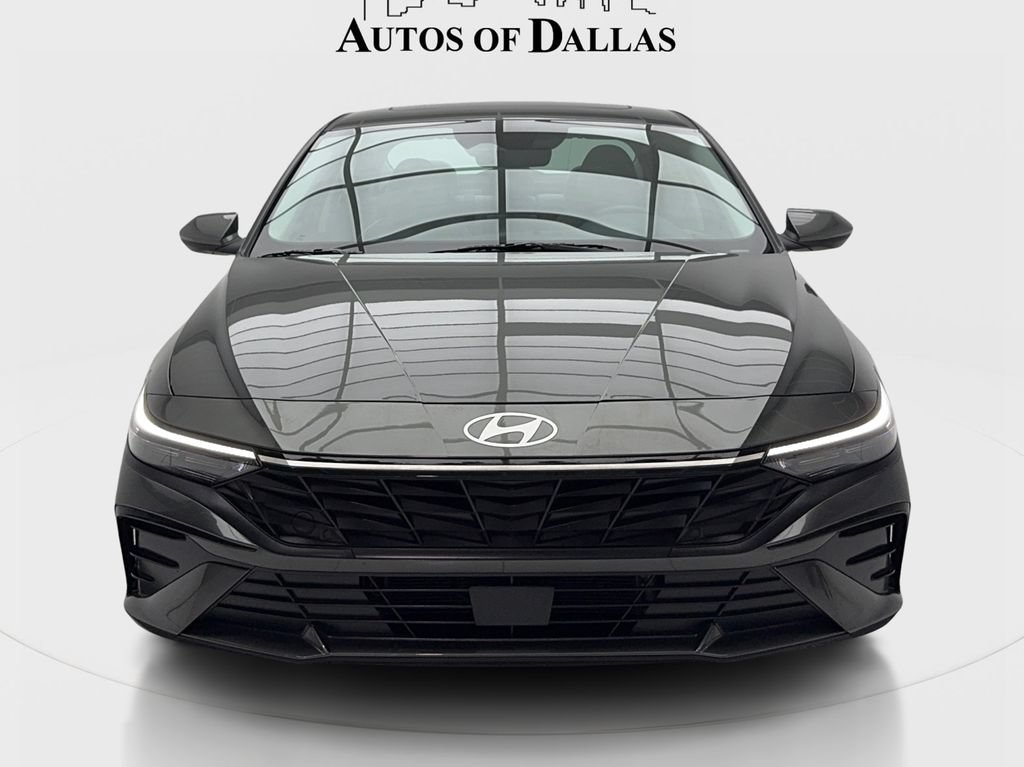 Used 2025 Hyundai Elantra Limited FWD image 3